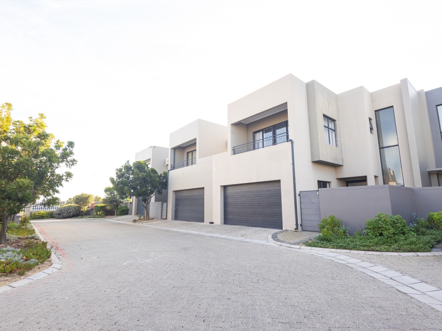 3 Bedroom Property for Sale in Parklands North Western Cape